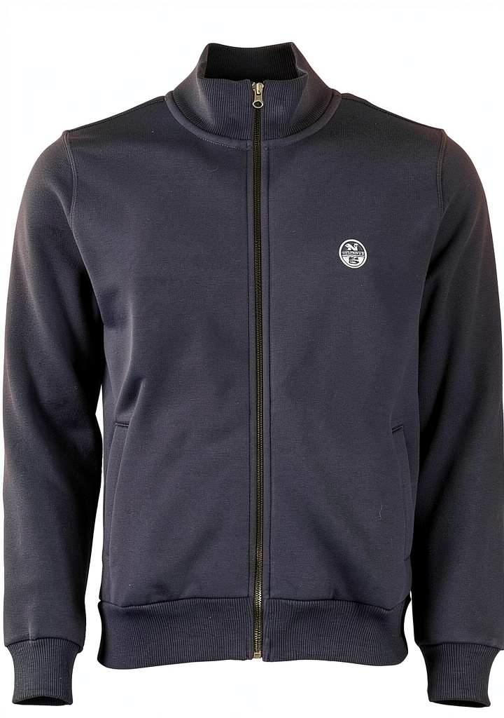 'Maglietta North Sails indossata in un contesto casual'