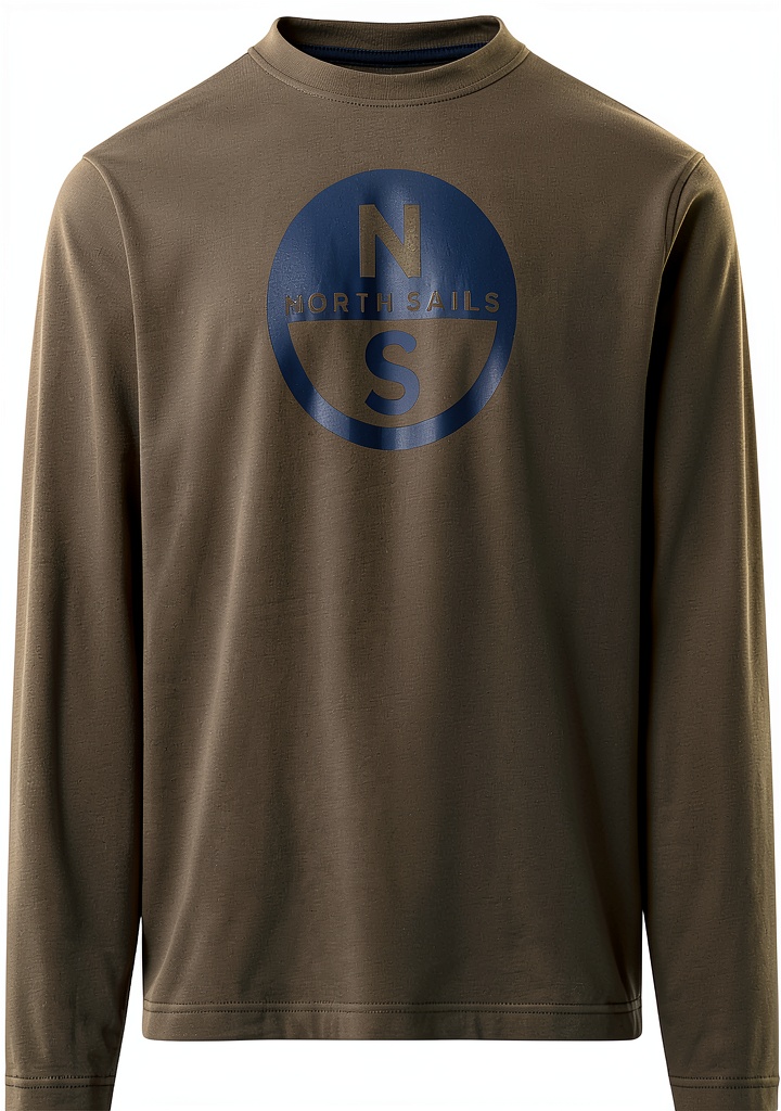 T-Shirt North Sails indossata in contesto sportivo