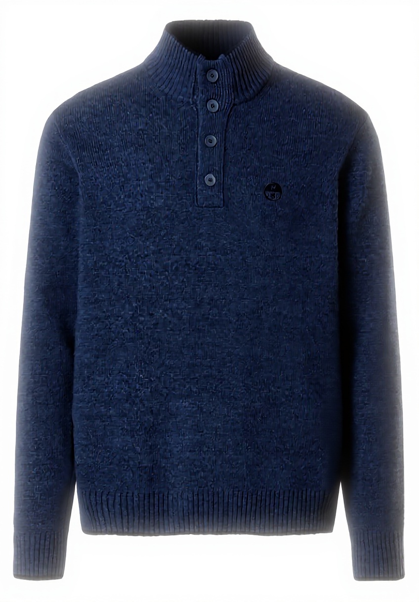 'Maglione North Sails in misto cashmere indossato in un contesto urbano'