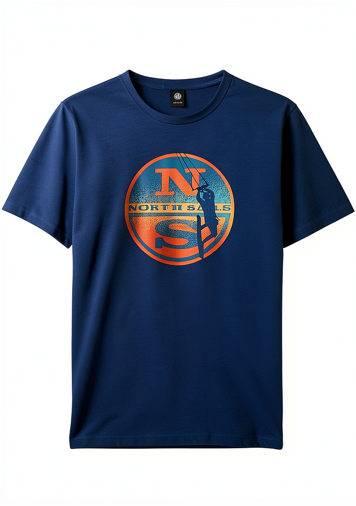 North Sails T-shirt indossata in un contesto casual all'aperto