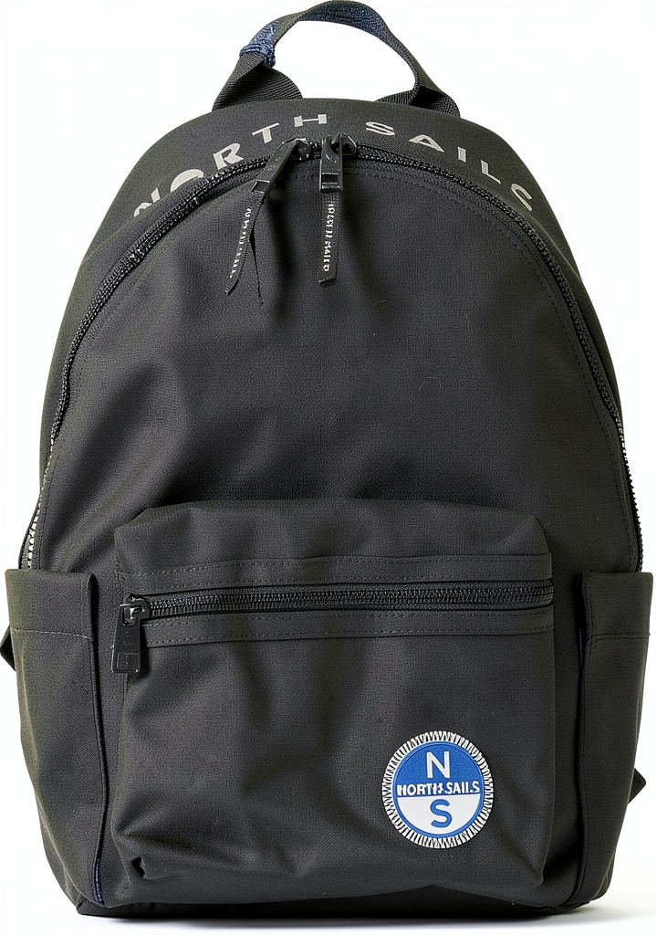 Zaino North Sails Core in canvas di cotone spalmato su sfondo neutro